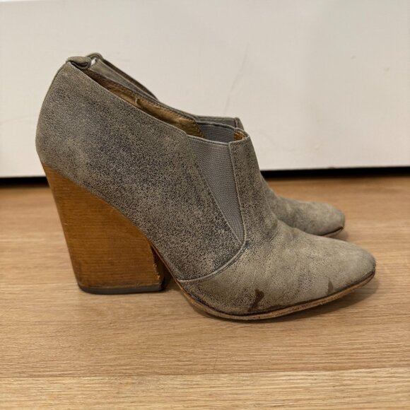 Balenciaga Ankle Boots, Size 37 - Picture 3 of 6